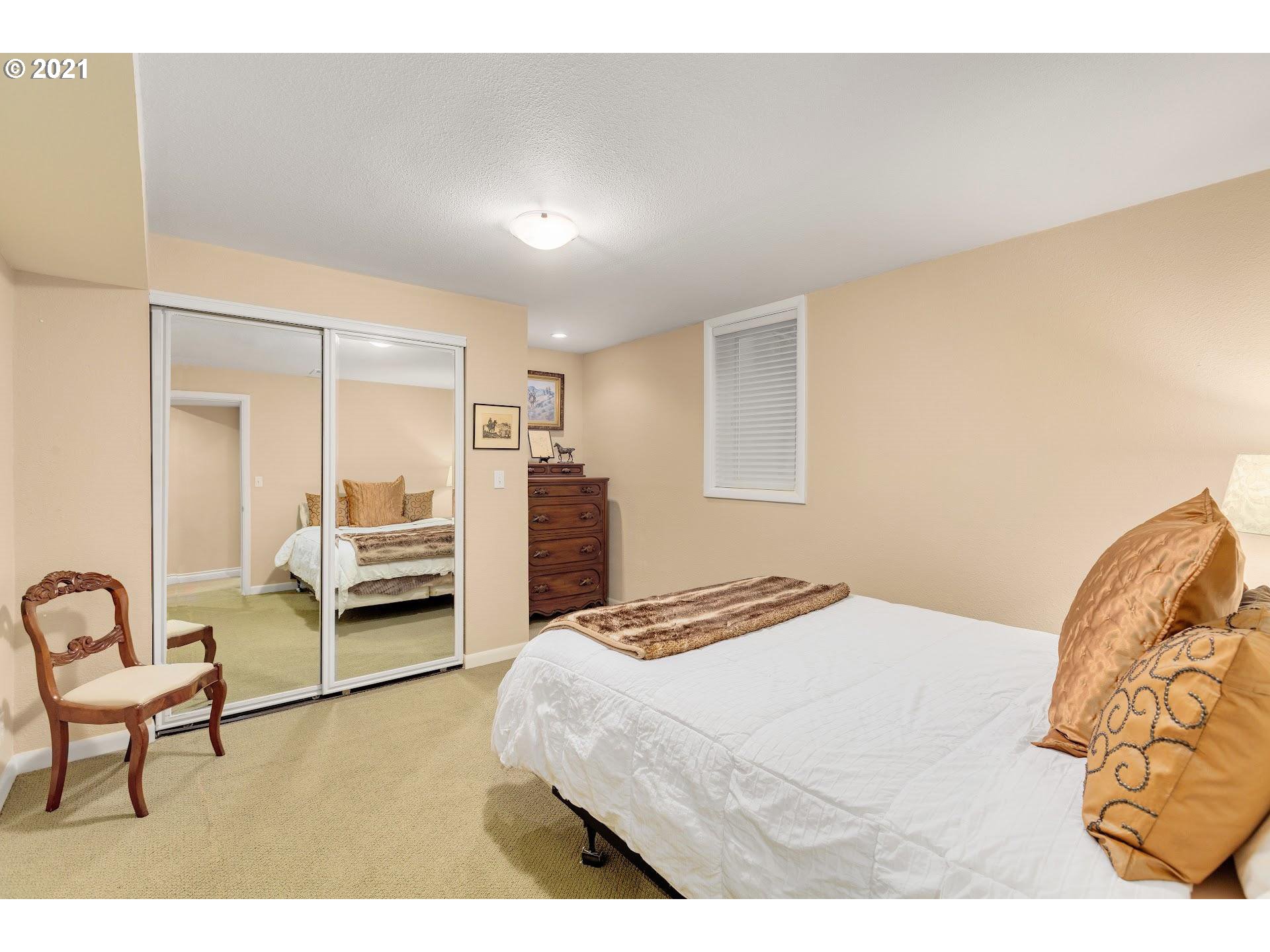 5220 Southwest Richenberg Court Portland, OR 97239 - Photo 22 of 26 Gallery Image 22