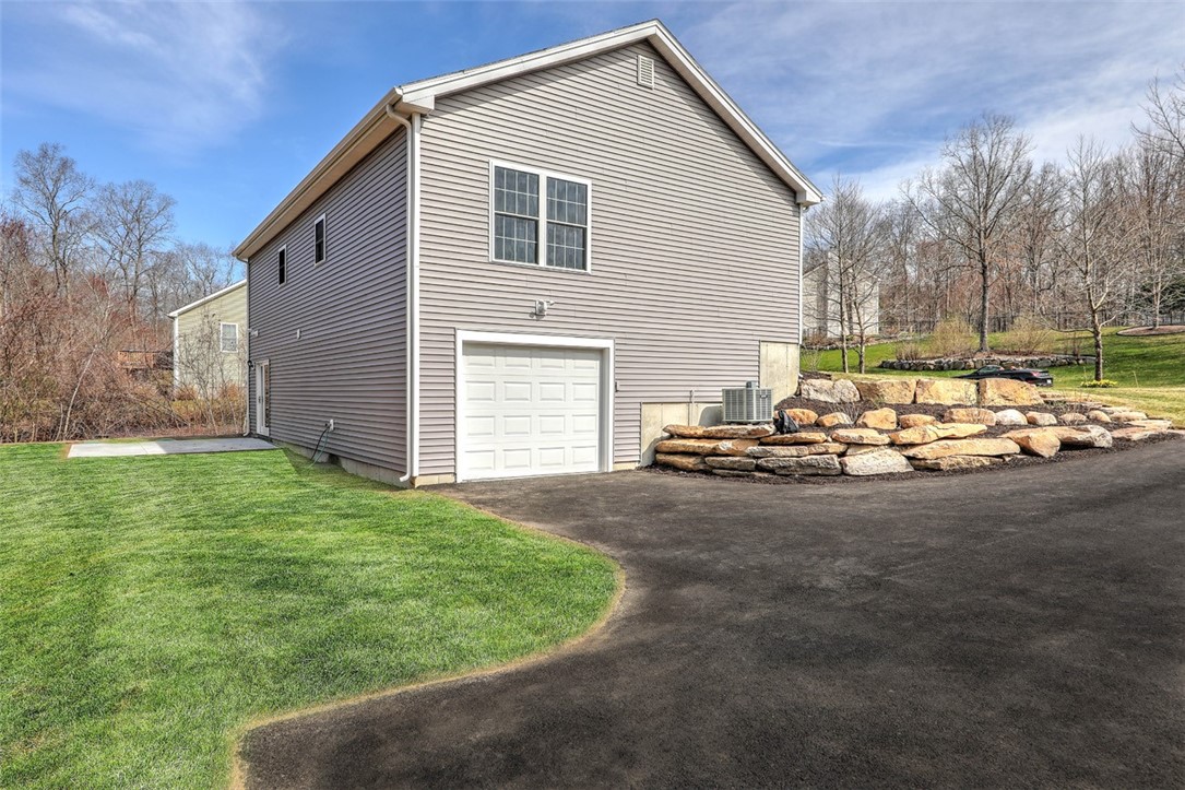 9 Hopkinton Hill Road Hopkinton, RI 02832 - Photo 5 of 38