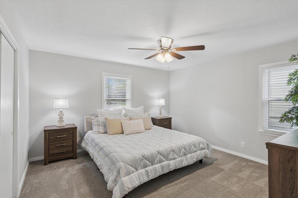 112 Southwest Murphy Road Burleson, TX 76028 - Photo 14 of 25