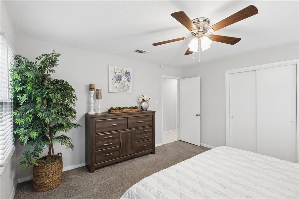 112 Southwest Murphy Road Burleson, TX 76028 - Photo 15 of 25