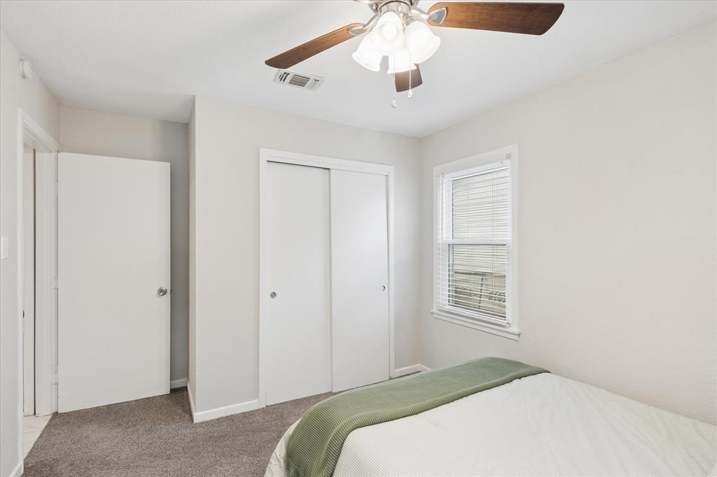 112 Southwest Murphy Road Burleson, TX 76028 - Photo 19 of 25