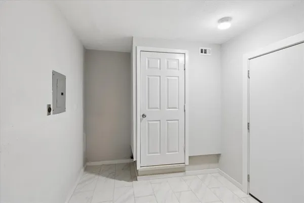 $240,000 | 112 Southwest Murphy Road, Burleson, TX 76028