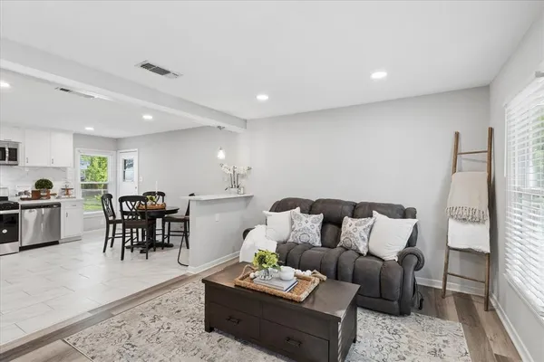 $240,000 | 112 Southwest Murphy Road, Burleson, TX 76028