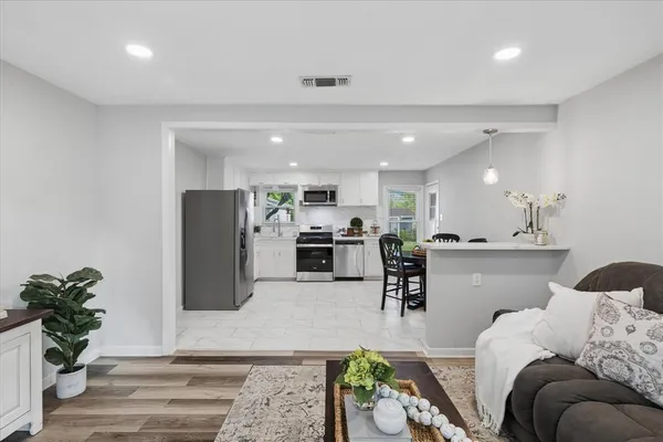$240,000 | 112 Southwest Murphy Road, Burleson, TX 76028