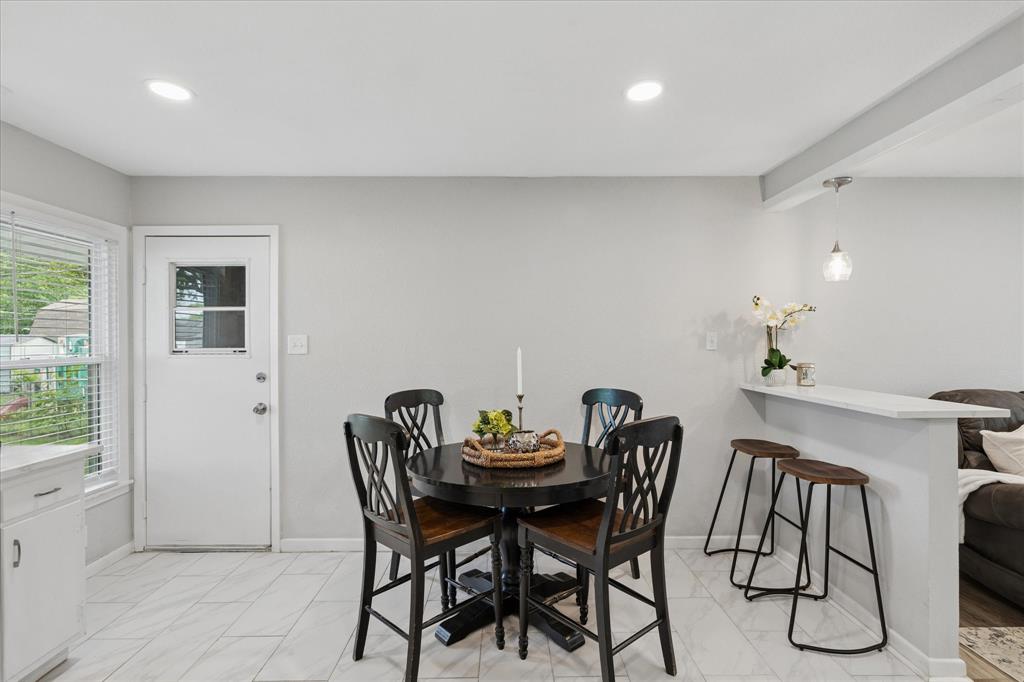 112 Southwest Murphy Road Burleson, TX 76028 - Photo 9 of 25