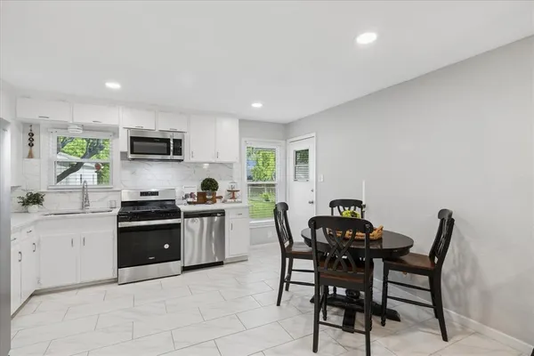 $240,000 | 112 Southwest Murphy Road, Burleson, TX 76028