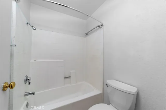 $499,999 | 202 Evergreen Court, Azusa, CA 91702