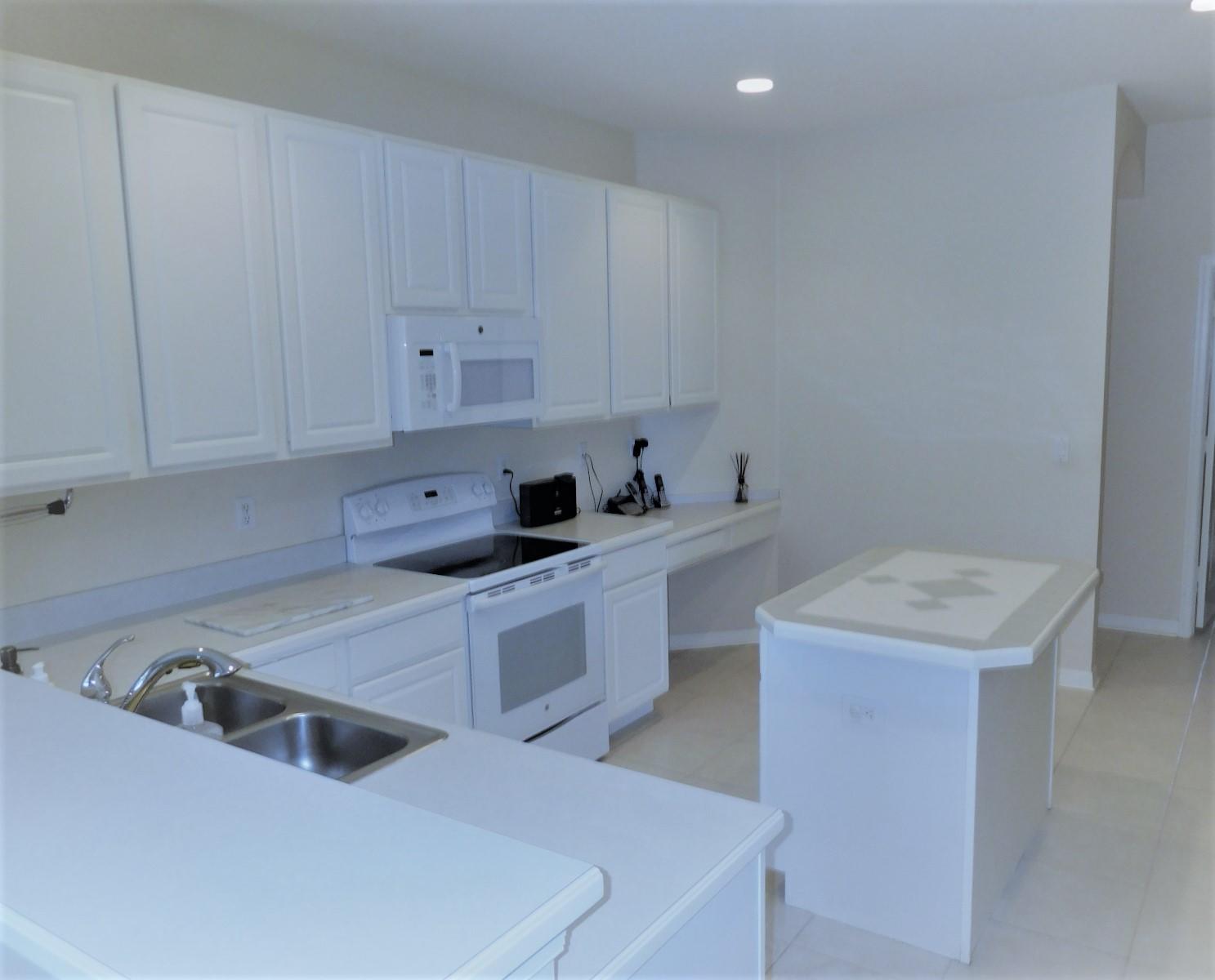 413 Northwest Canna Way, Unit 413 Stuart, FL 34994 - Photo 14 of 38 Kitchen