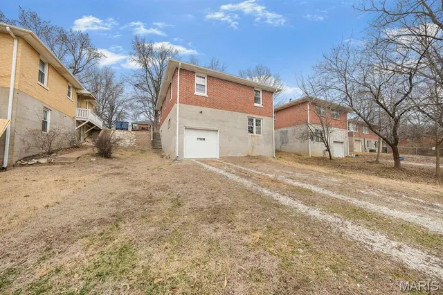 $234,900 | 1831 West McCarty Street, Jefferson City, MO 65109