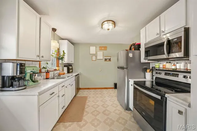 $234,900 | 1831 West McCarty Street, Jefferson City, MO 65109