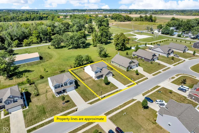 $2,200 | 70 Blue Lace Drive, Whiteland, IN 46184