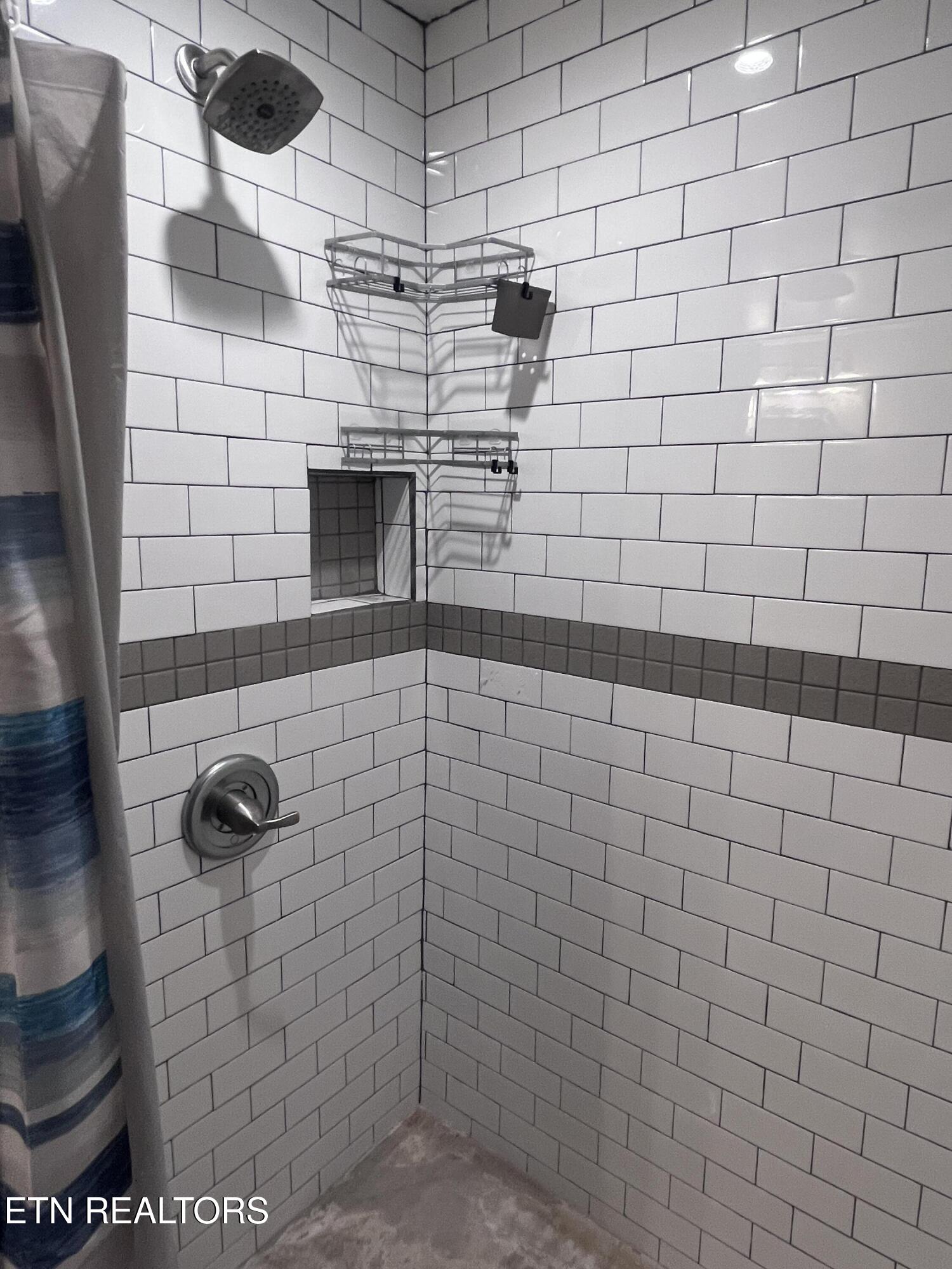 3002 Highway 61 Luttrell, TN 37779 - Photo 21 of 35 IMG_0810