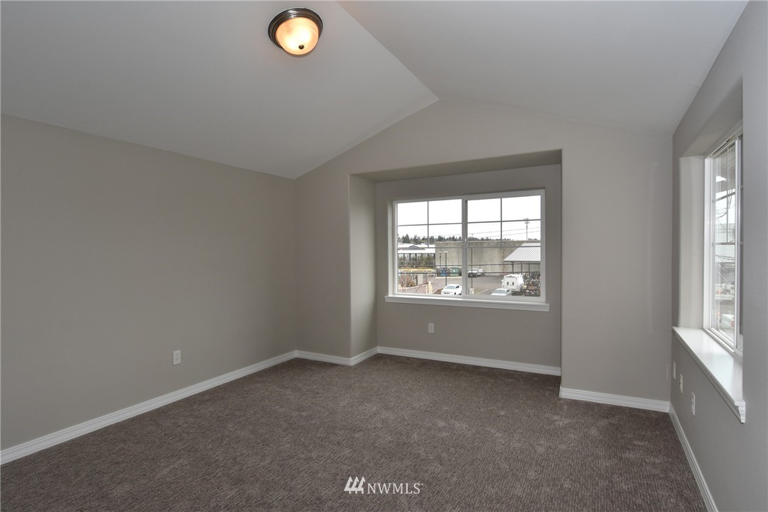 1141 North 94th Street, Unit B Seattle, WA 98103 - Photo 15 of 25 Gallery Image 15