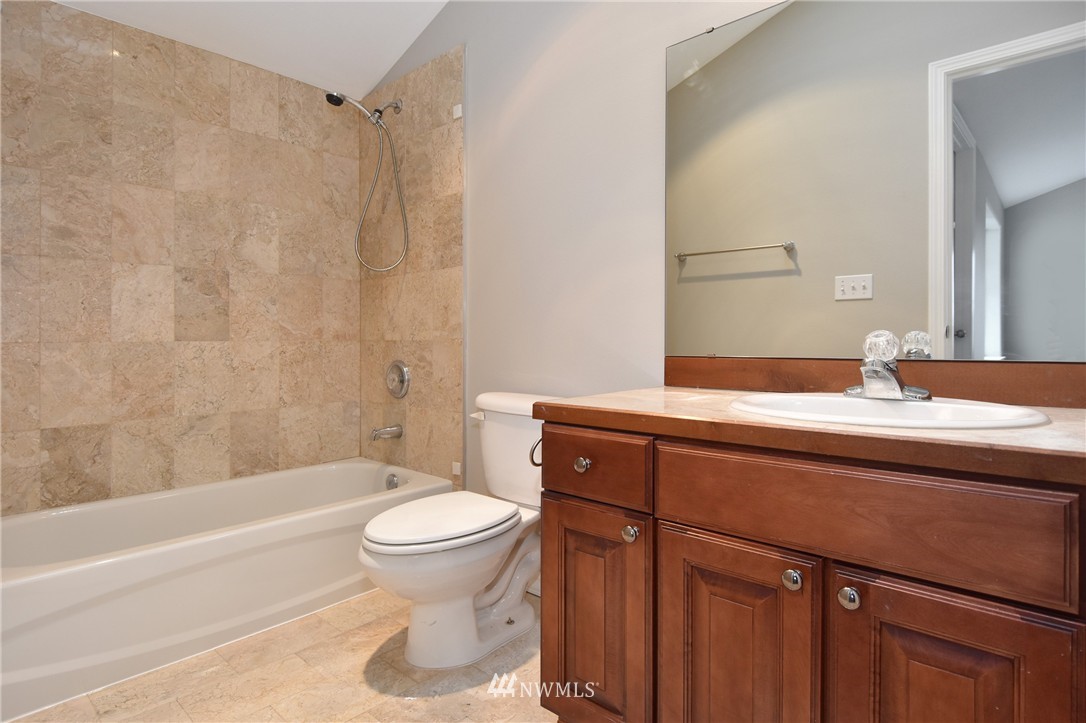 1141 North 94th Street, Unit B Seattle, WA 98103 - Photo 17 of 25 Gallery Image 17