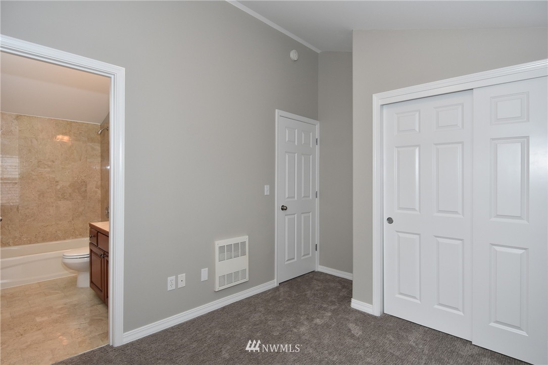 1141 North 94th Street, Unit B Seattle, WA 98103 - Photo 20 of 25 Gallery Image 20