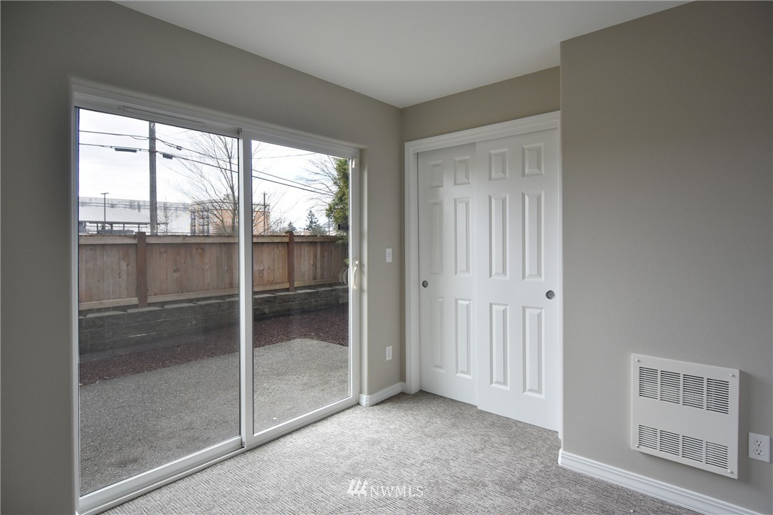 1141 North 94th Street, Unit B Seattle, WA 98103 - Photo 3 of 25 Gallery Image 3
