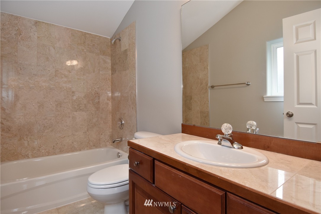 1141 North 94th Street, Unit B Seattle, WA 98103 - Photo 21 of 25 Gallery Image 21