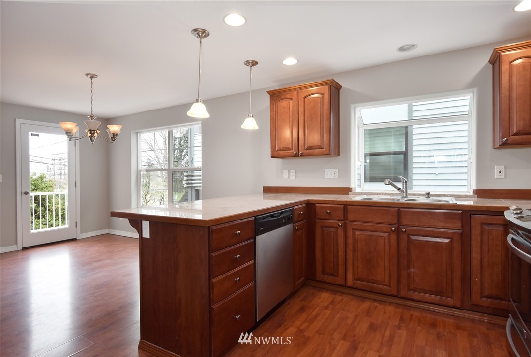 1141 North 94th Street, Unit B Seattle, WA 98103 - Photo 8 of 25 Gallery Image 8