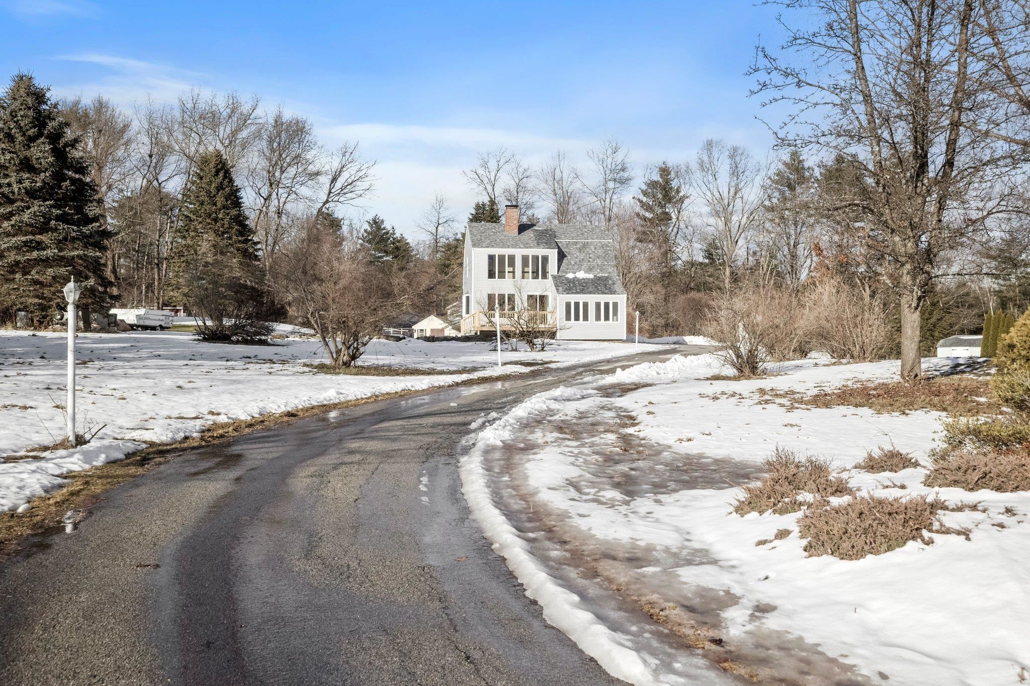 8 Wryan Road Derry, NH 03038 - Photo 1 of 33