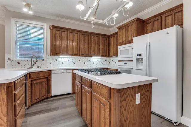 $2,850 | 410 Steeplechase Trail, Kennedale, TX 76060