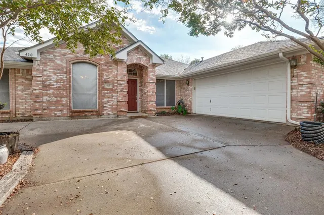 $2,850 | 410 Steeplechase Trail, Kennedale, TX 76060