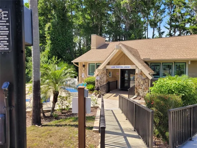 $329,400 | 946 Madrid Drive, Palm Harbor, FL 34684