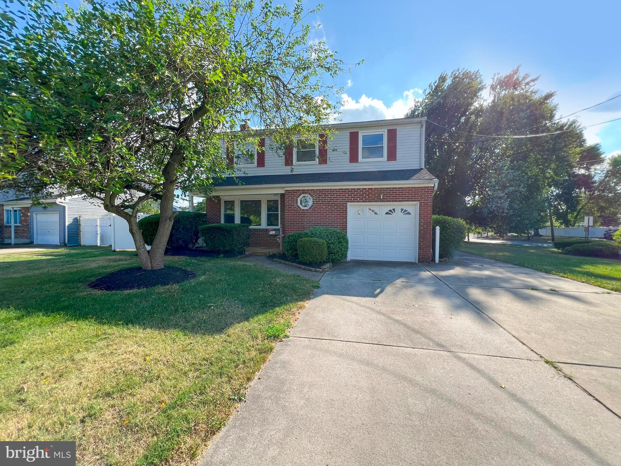 901 Woodlane Road Beverly, NJ 08010 - Photo 1 of 40 Gallery Image 1