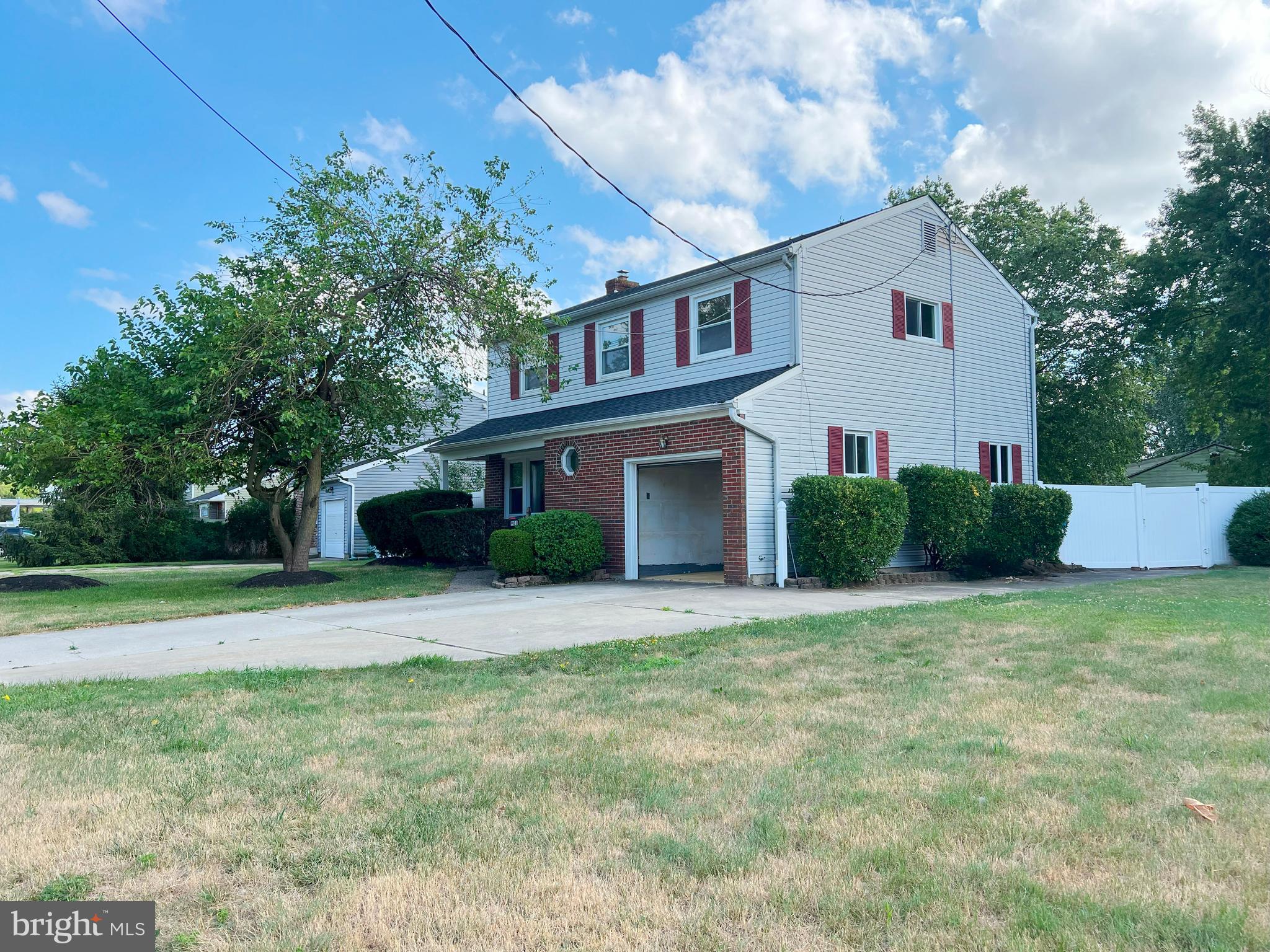 901 Woodlane Road Beverly, NJ 08010 - Photo 2 of 40 Gallery Image 2