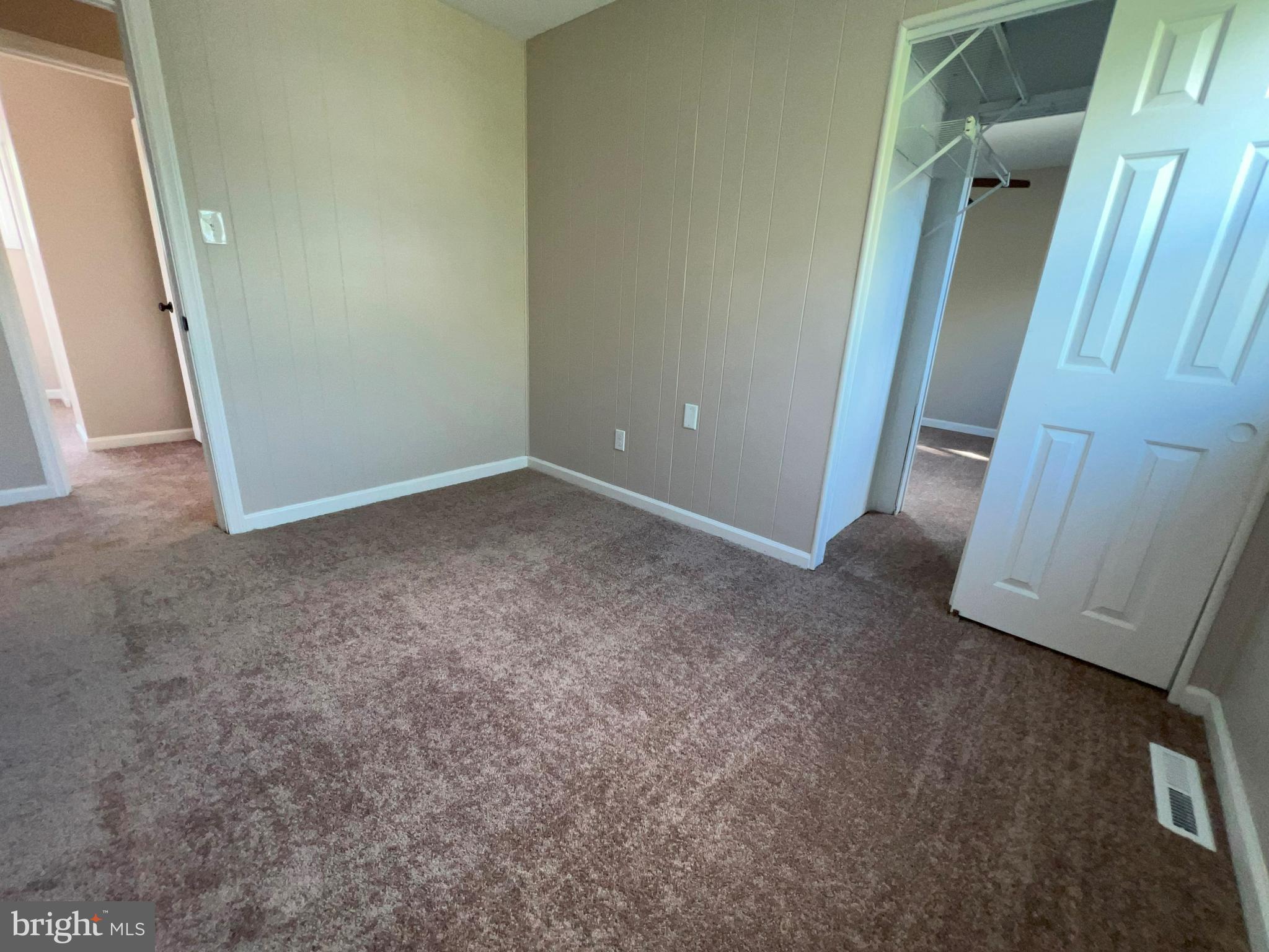 901 Woodlane Road Beverly, NJ 08010 - Photo 23 of 40 Gallery Image 23