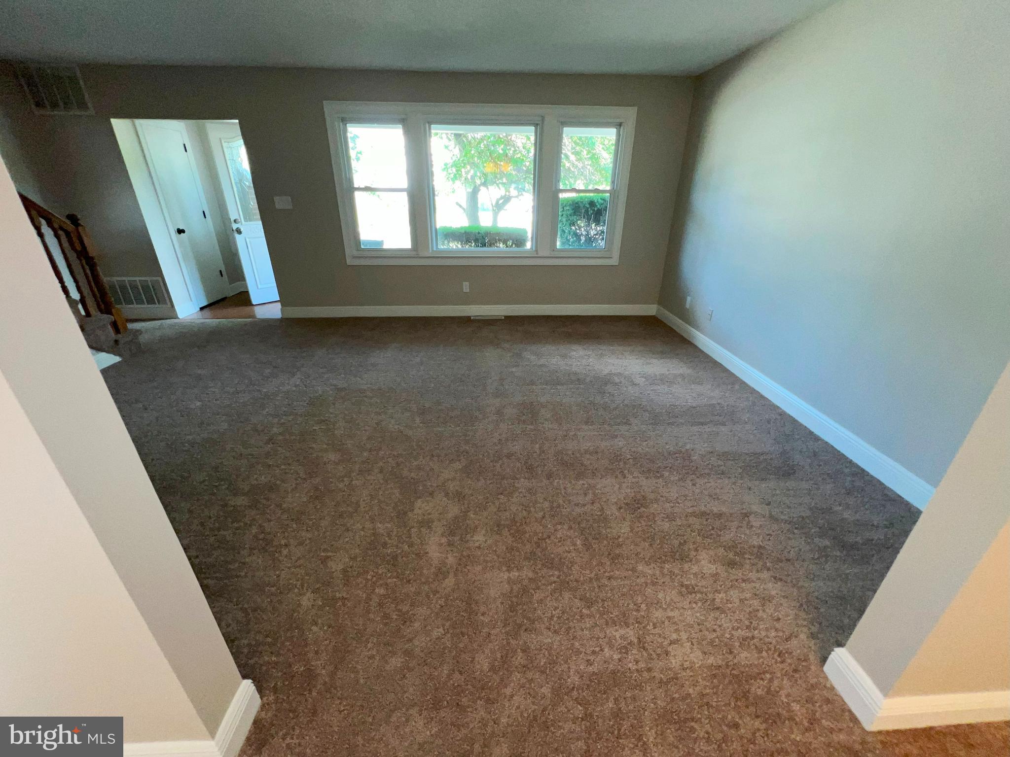 901 Woodlane Road Beverly, NJ 08010 - Photo 5 of 40 Gallery Image 5