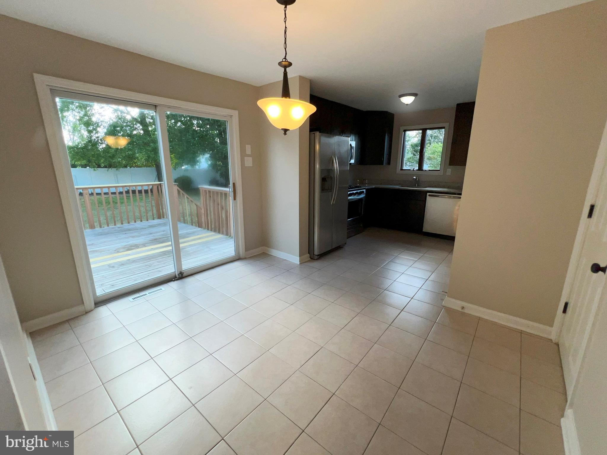 901 Woodlane Road Beverly, NJ 08010 - Photo 10 of 40 Gallery Image 10