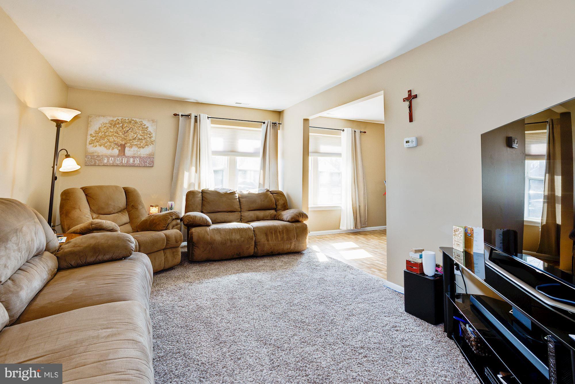 109 Country Farms Road Marlton, NJ 08053 - Photo 8 of 36 Living Room