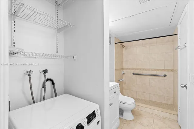 $1,799 | 17580 Northwest 67th Place, Unit D1, Hialeah, FL 33015