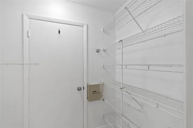 $1,799 | 17580 Northwest 67th Place, Unit D1, Hialeah, FL 33015