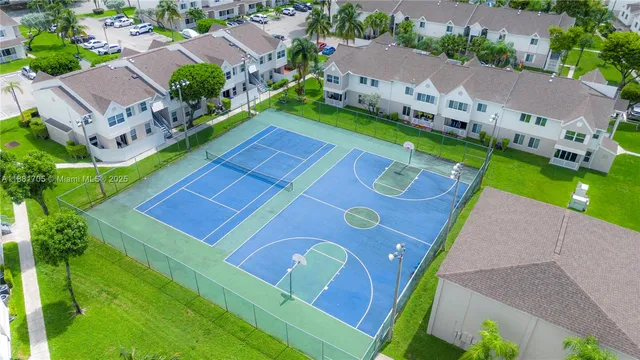 $1,799 | 17580 Northwest 67th Place, Unit D1, Hialeah, FL 33015