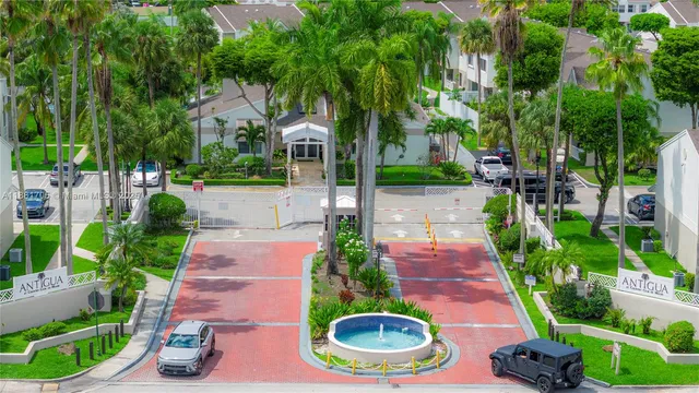 $1,799 | 17580 Northwest 67th Place, Unit D1, Hialeah, FL 33015