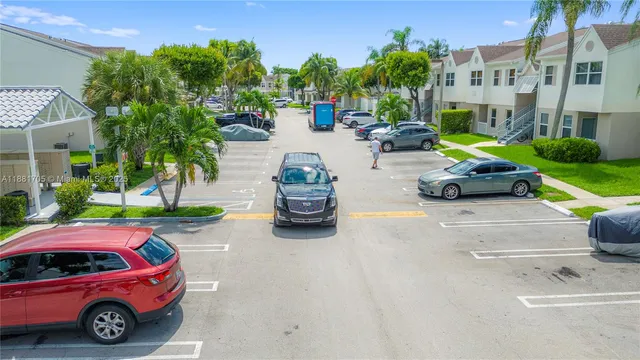 $1,799 | 17580 Northwest 67th Place, Unit D1, Hialeah, FL 33015