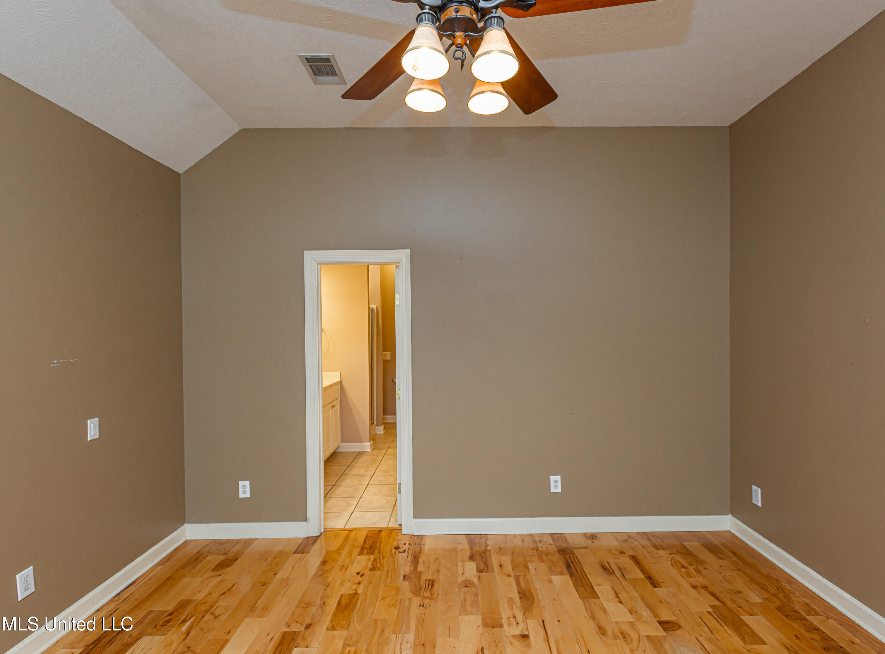 100 Baileys Ridge Circle Clinton, MS 39056 - Photo 14 of 42 V63A4413