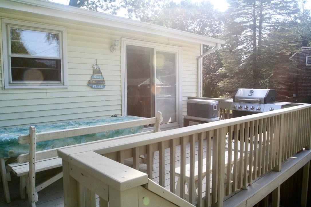33 Checkerberry Road Narragansett, RI 02882 - Photo 3 of 27 Gallery Image 3