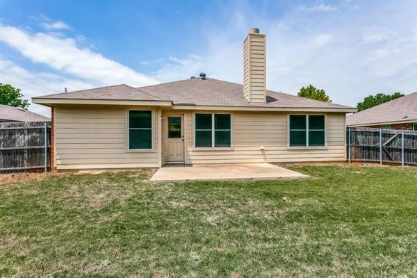 $1,900 | 3708 Logan Drive, Denton, TX 76207