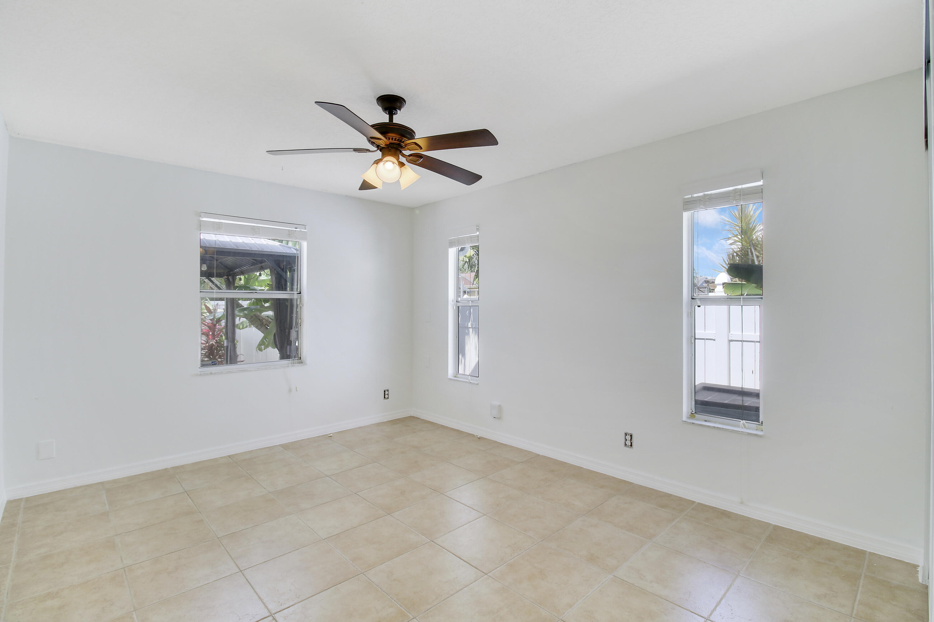 6118 Barbara Street Jupiter, FL 33458 - Photo 19 of 30 House-17