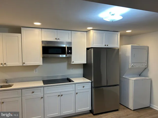 $1,600 | 125 Oakview Drive Southeast, Leesburg, VA 20175