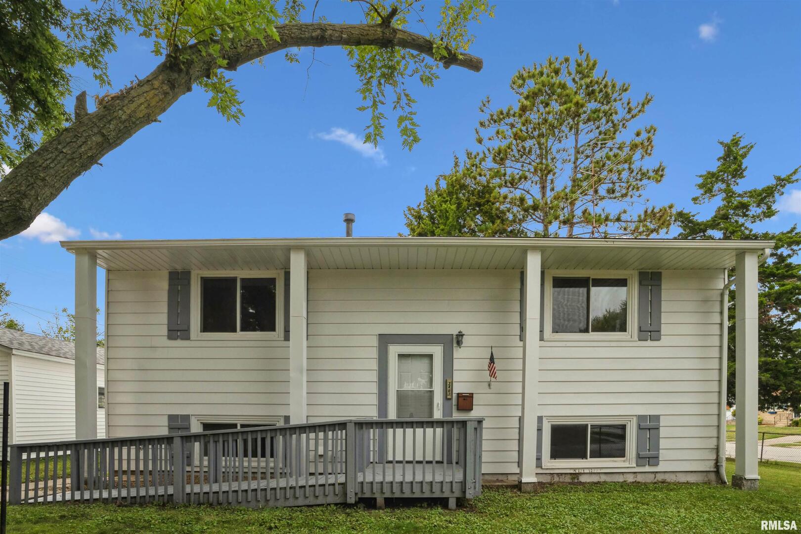 3403 4th Street East Moline, IL 61244 - Photo 1 of 27