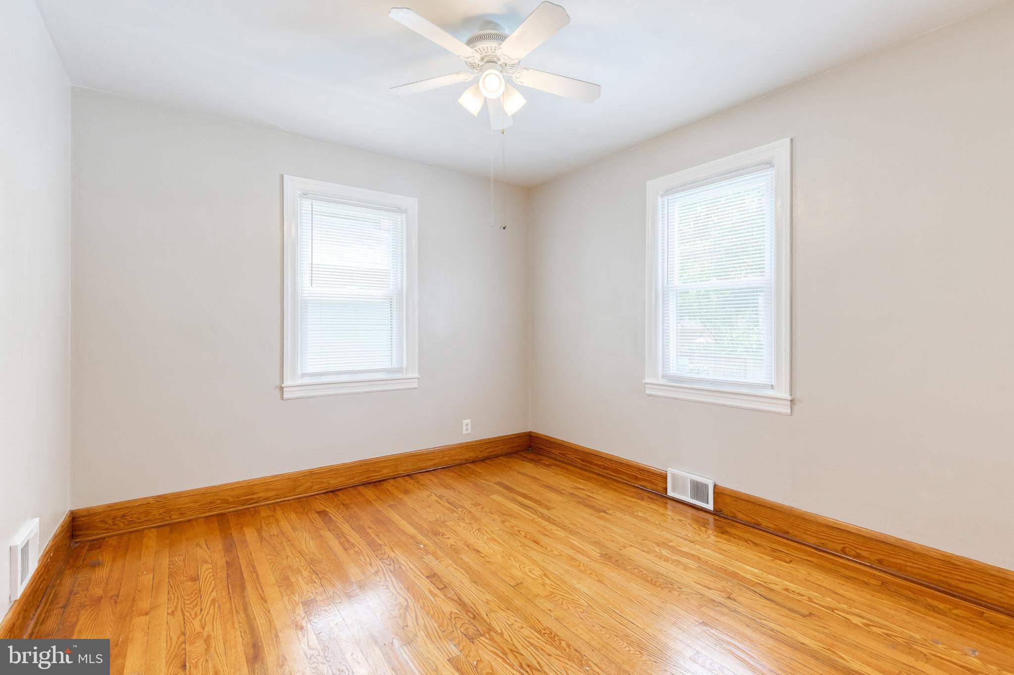 113 West Hilltop Road Baltimore, MD 21225 - Photo 17 of 45