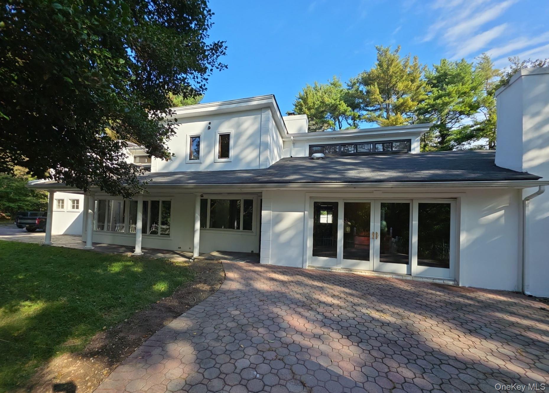 549 Woodbury Road Cold Spring Harbor, NY 11724 - Photo 1 of 29 Gallery Image 1
