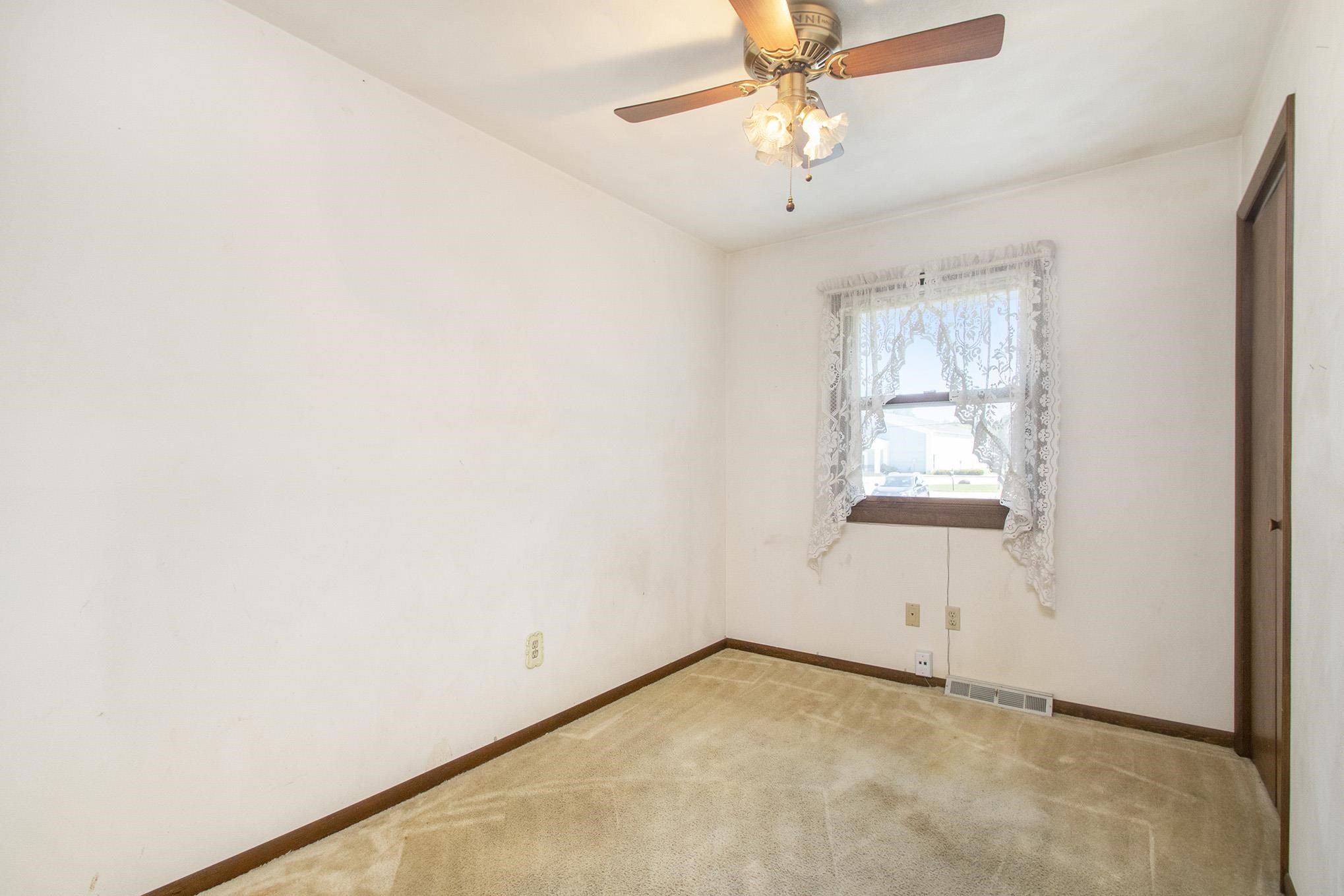 54735 Fir Road Mishawaka, IN 46545 - Photo 17 of 25