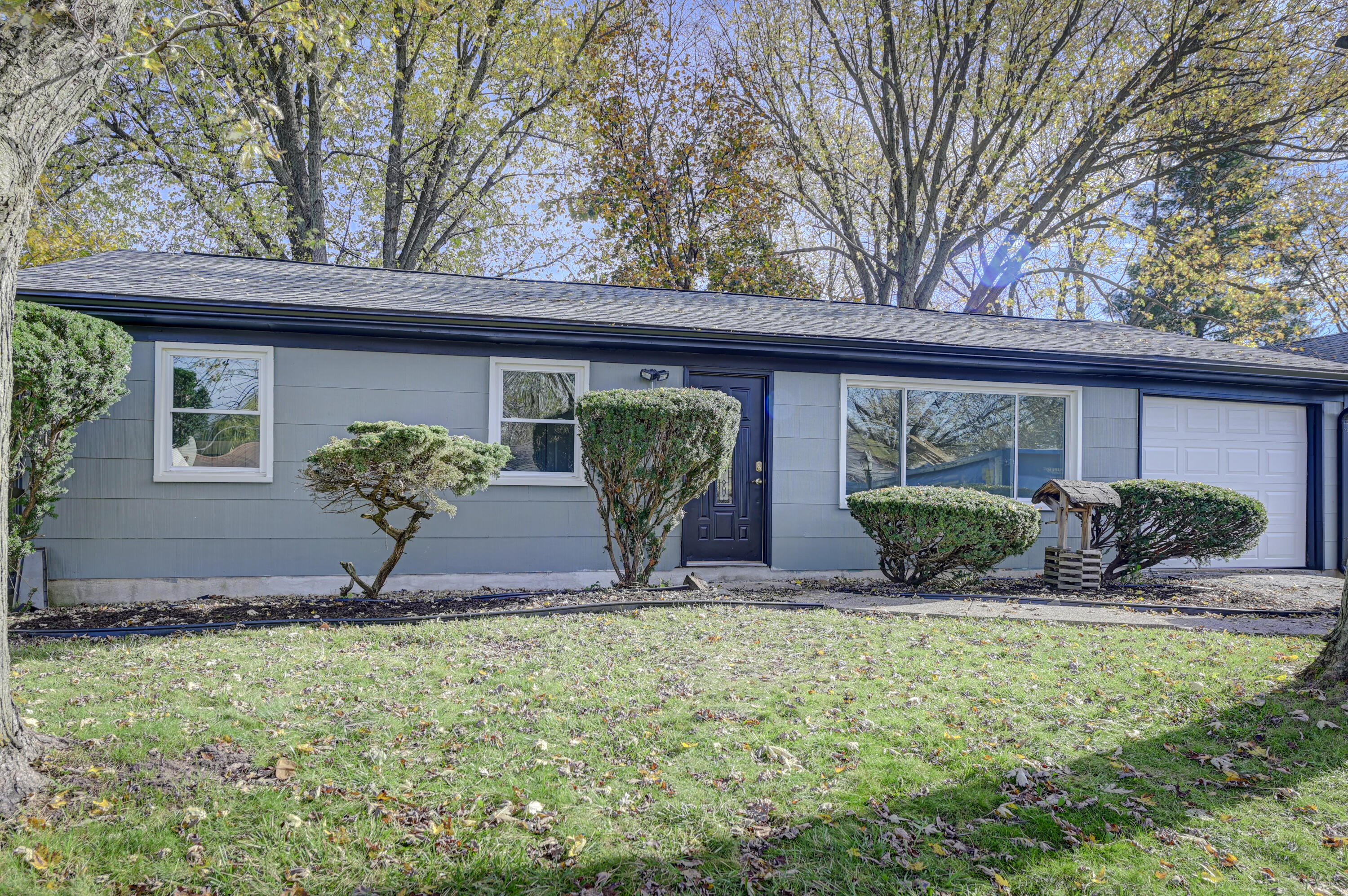 741 Heritage Road Valparaiso, IN 46385 - Photo 1 of 22 3000x1996