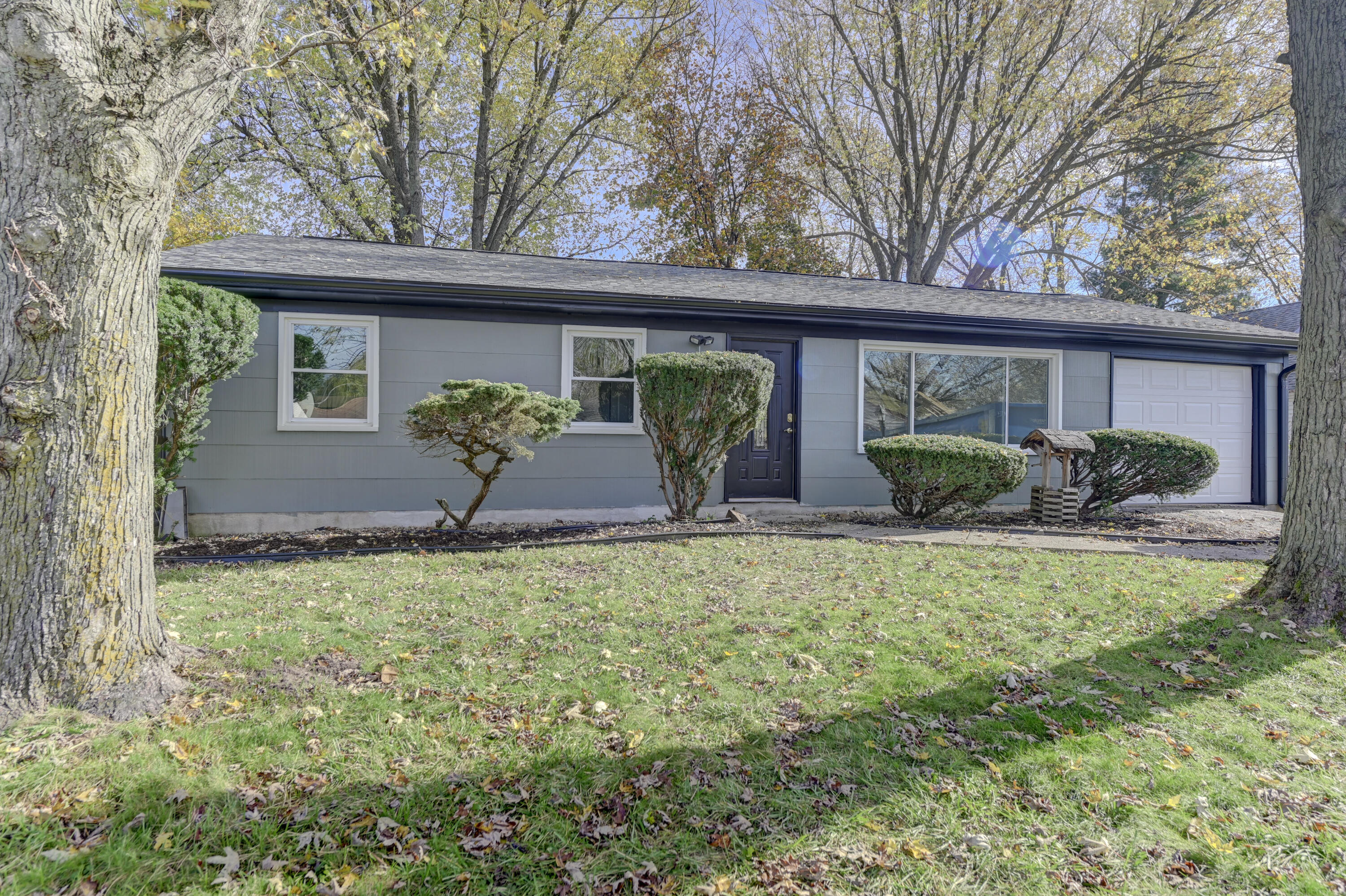 741 Heritage Road Valparaiso, IN 46385 - Photo 2 of 22 3000x1996