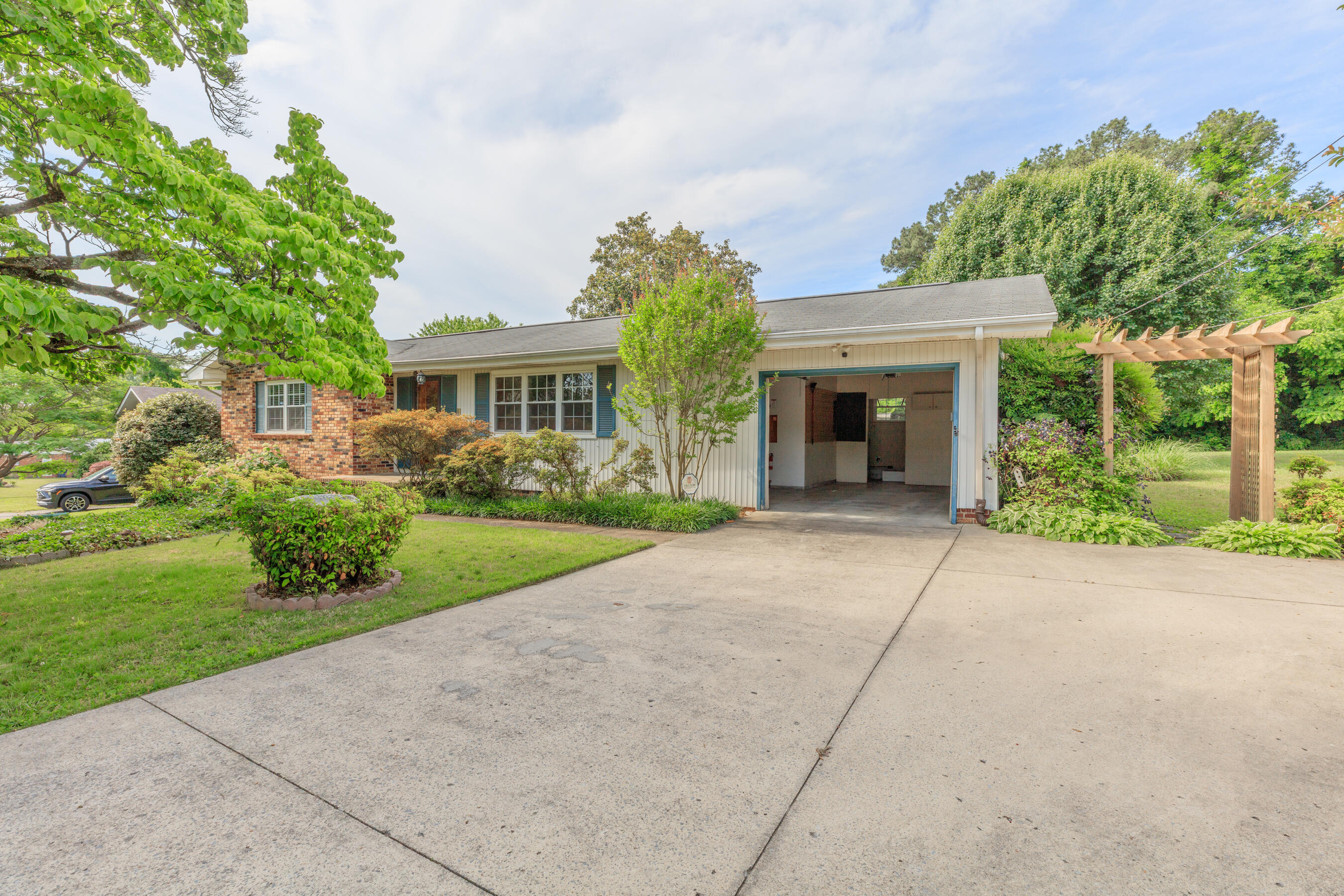8790 Igou Gap Road Chattanooga, TN 37421 - Photo 44 of 46 Extra driveway & garage