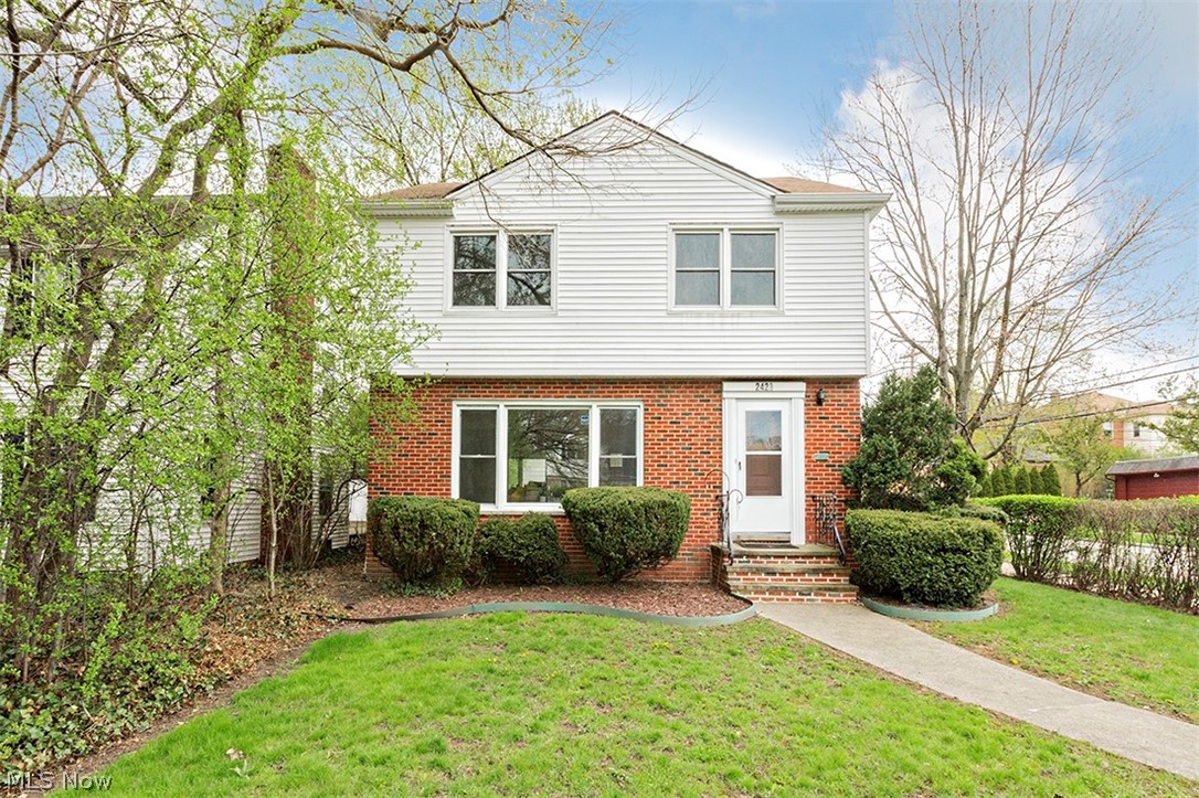 2423 Saybrook Road Cleveland, OH 44118 - Photo 1 of 30